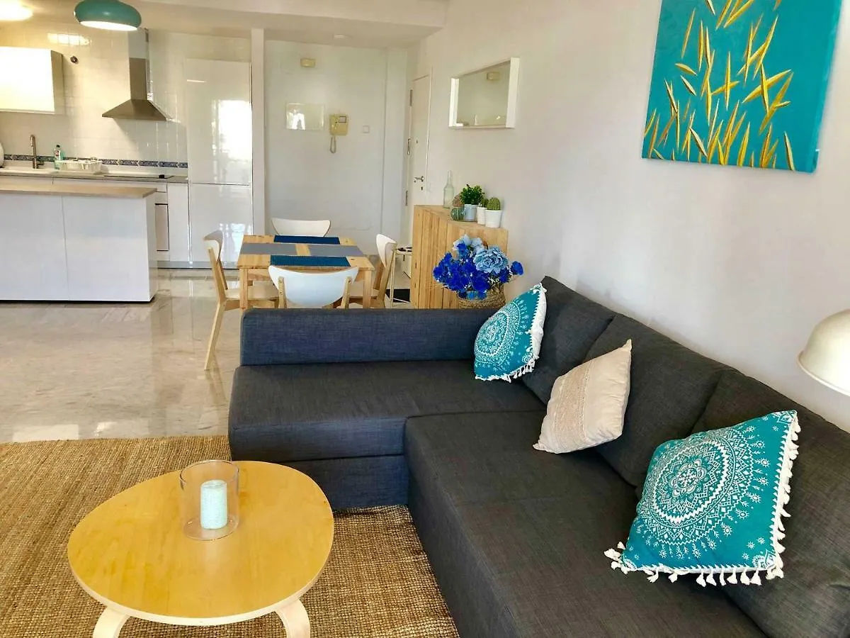 Bright Apartment 300M From The Beach Sitio de Calahonda