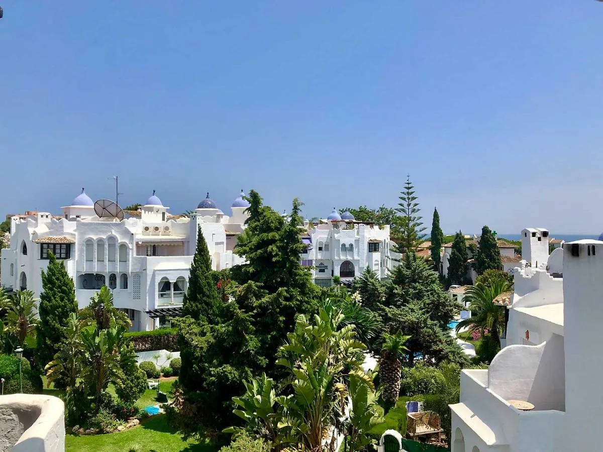 Bright Apartment 300M From The Beach Sitio de Calahonda