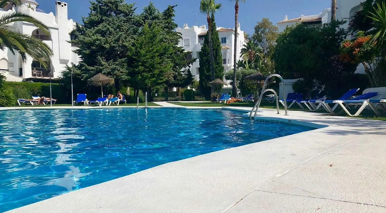 Bright Apartment 300M From The Beach Sitio de Calahonda