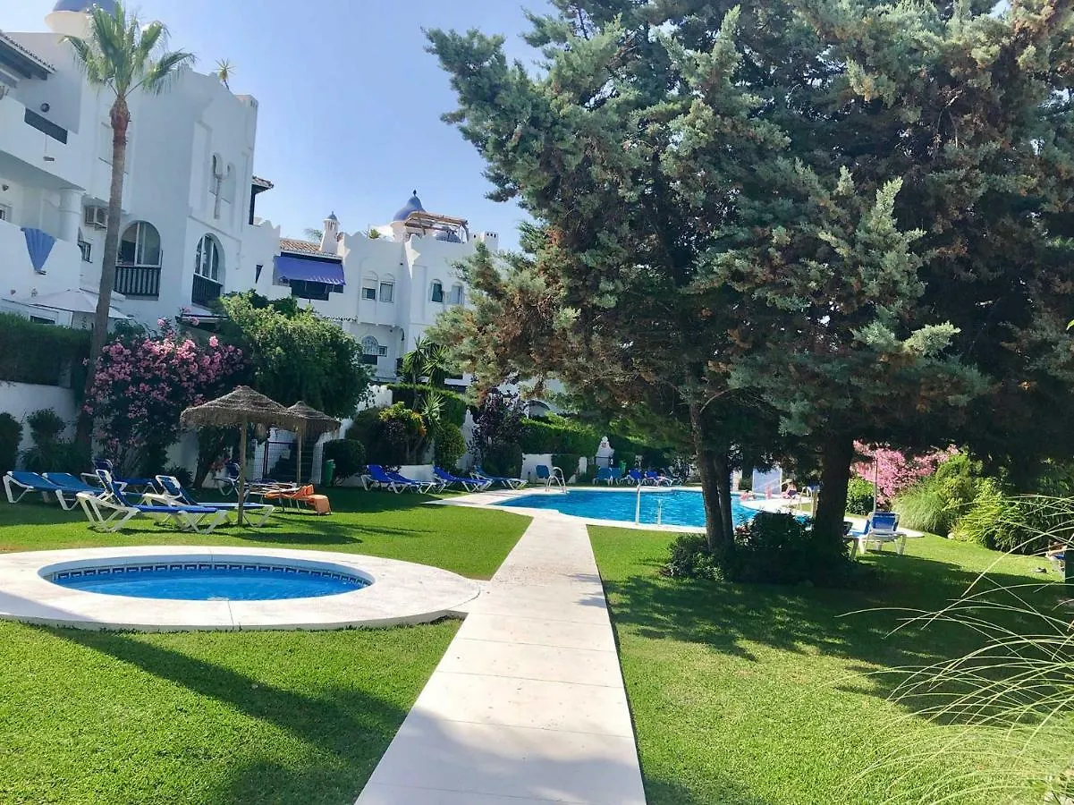 Bright Apartment 300M From The Beach Sitio de Calahonda